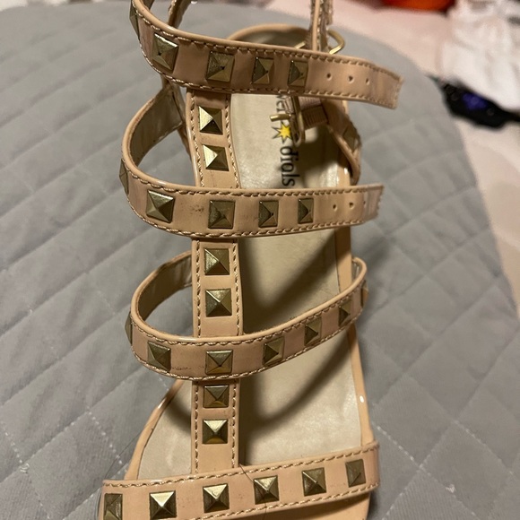 platform heels - Picture 2 of 4